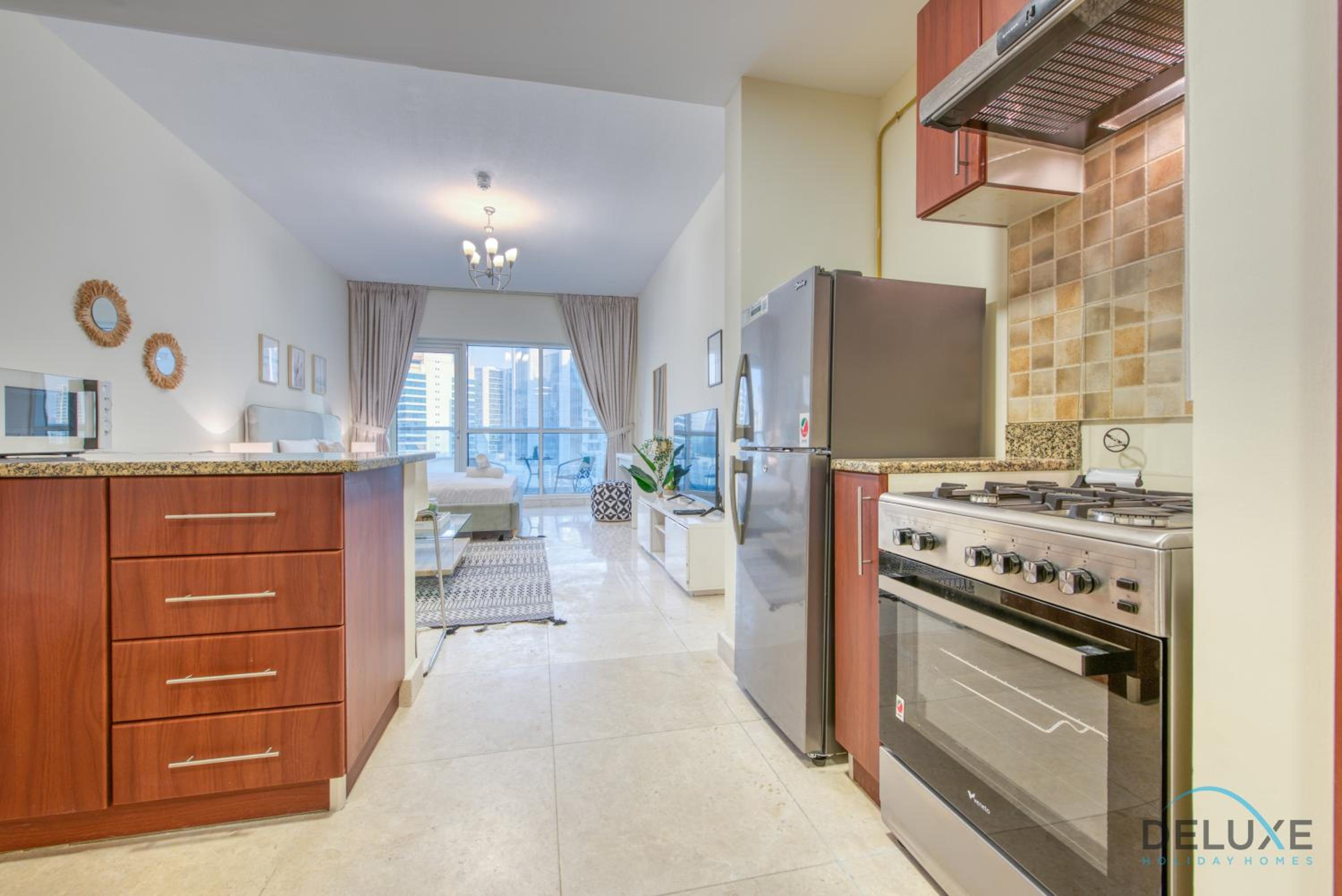 Pleasant Studio at Safir Tower 1 Business Bay by Deluxe Holiday Homes