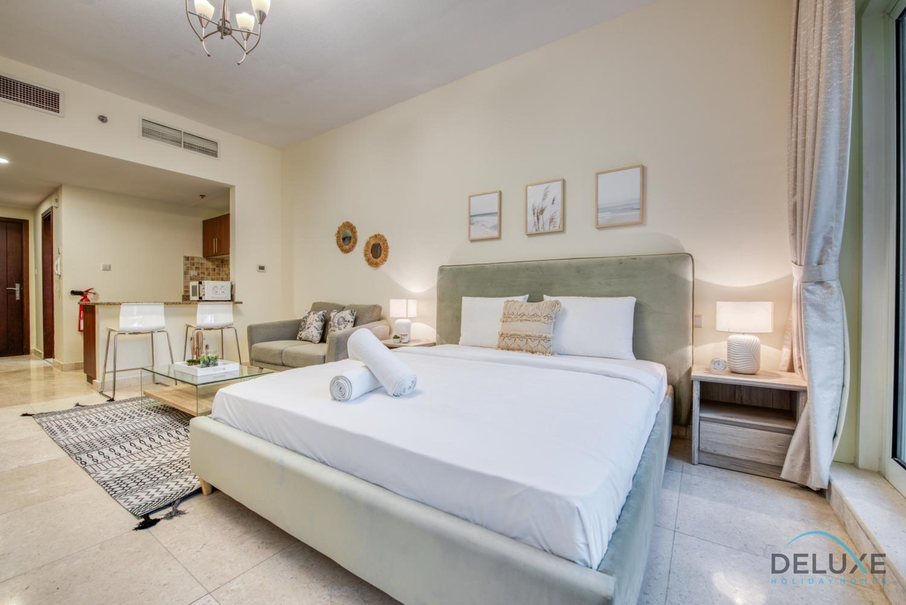 Pleasant Studio at Safir Tower 1 Business Bay by Deluxe Holiday Homes