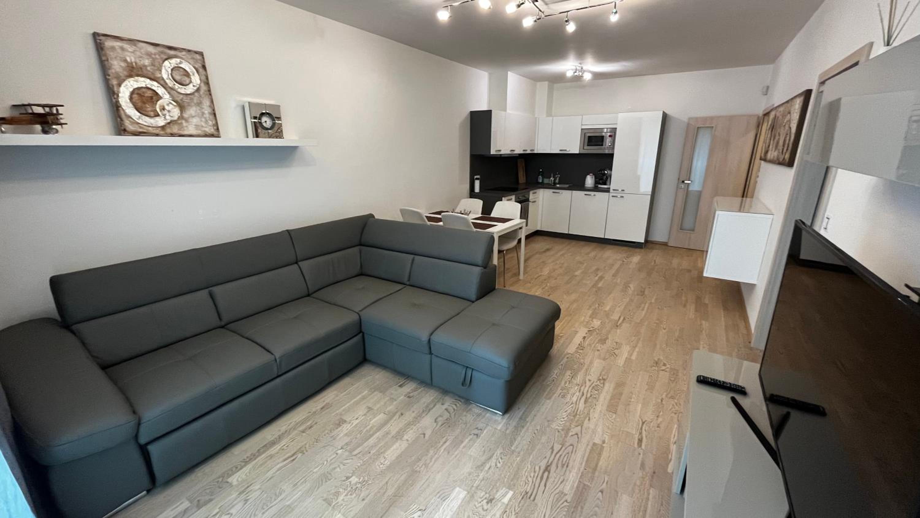 Residence Garden Tower - 8 min do centra, garaz