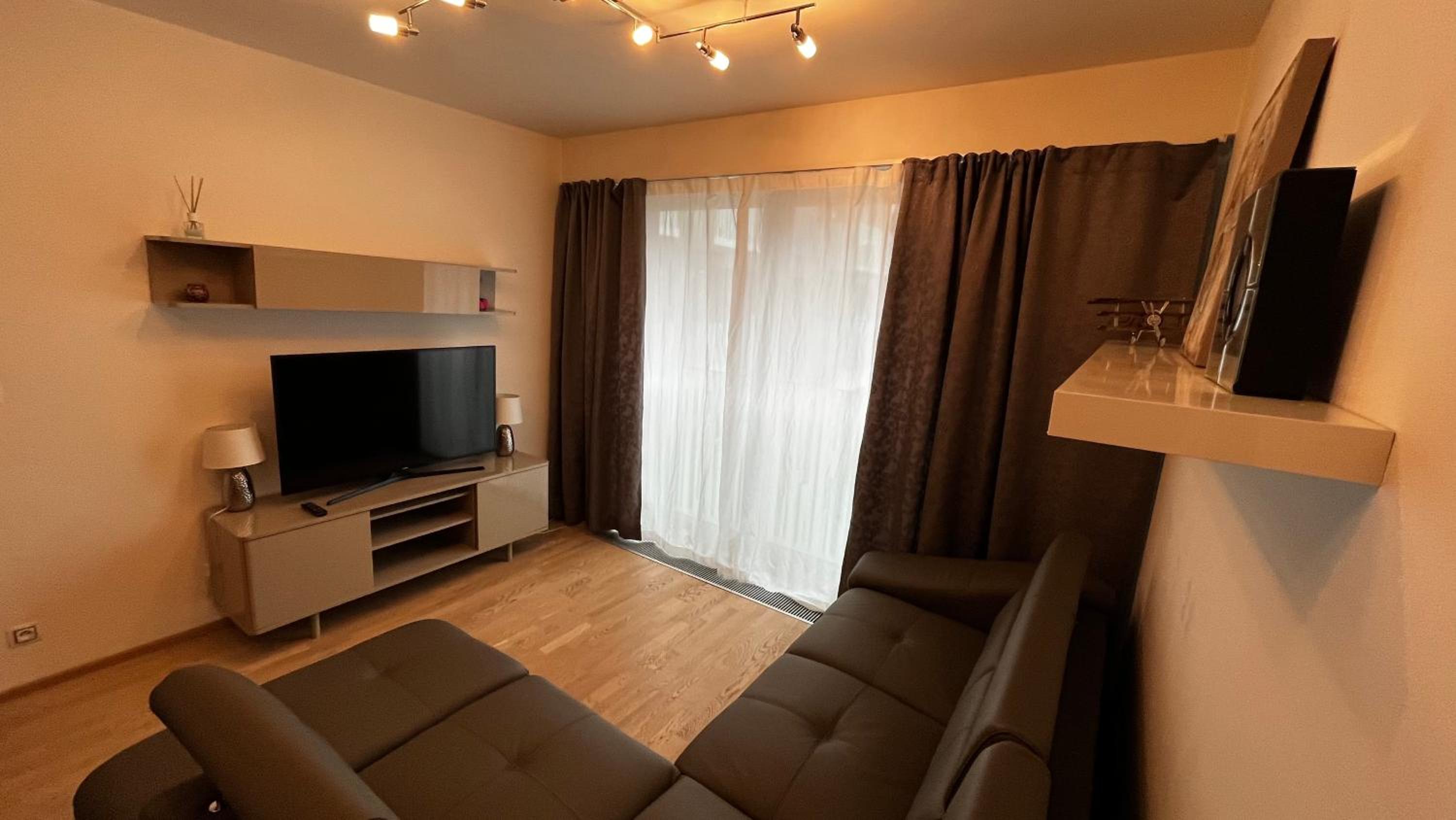 Residence Garden Tower - 8 min do centra, garaz