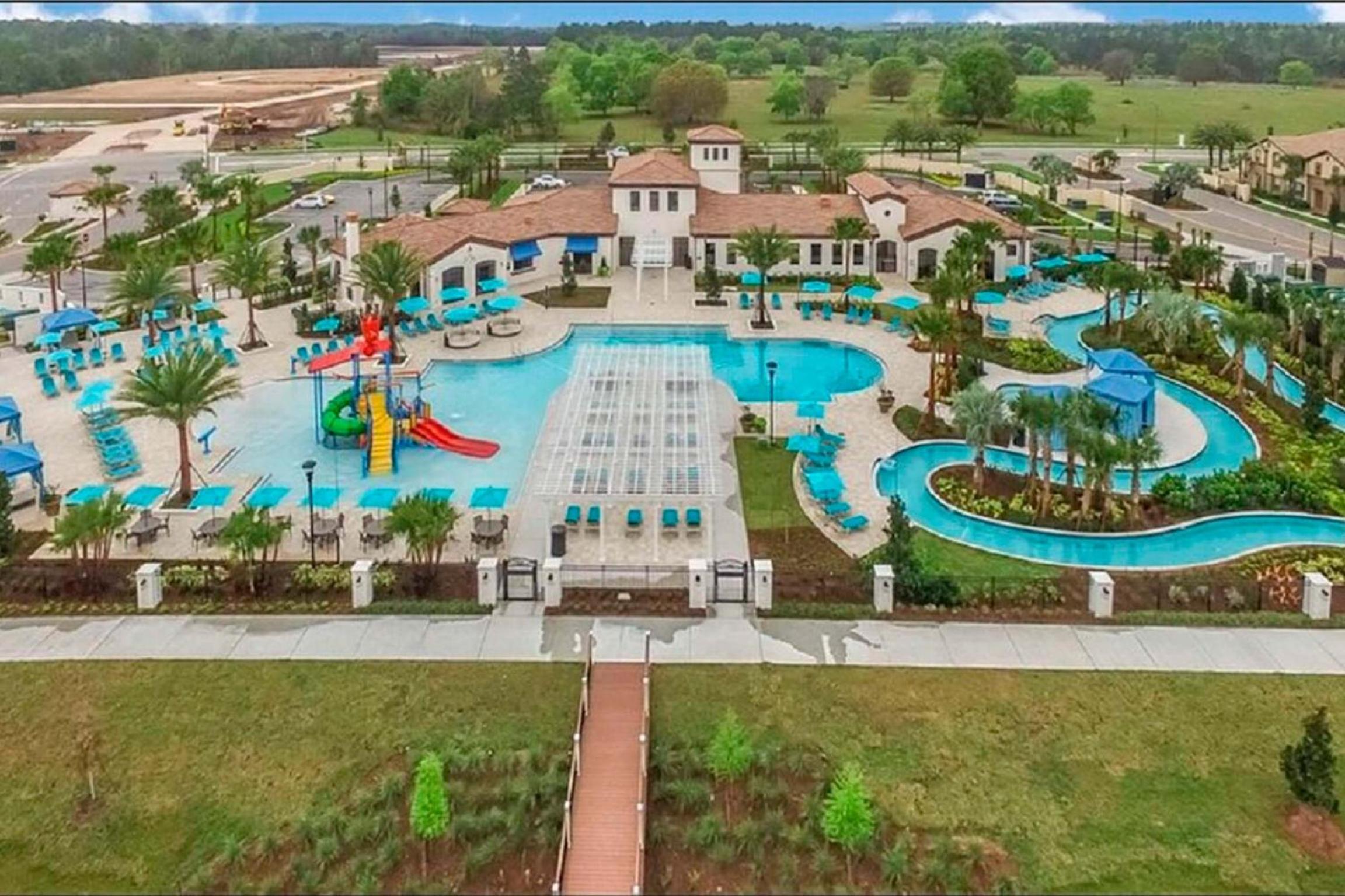 Gorgeous 3BR Condo Free Waterpark Golf near Disney view 4