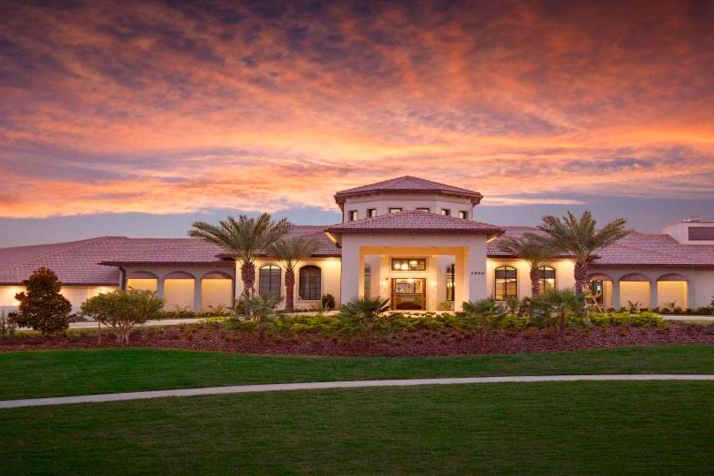 Gorgeous 3BR Condo Free Waterpark Golf near Disney view 5