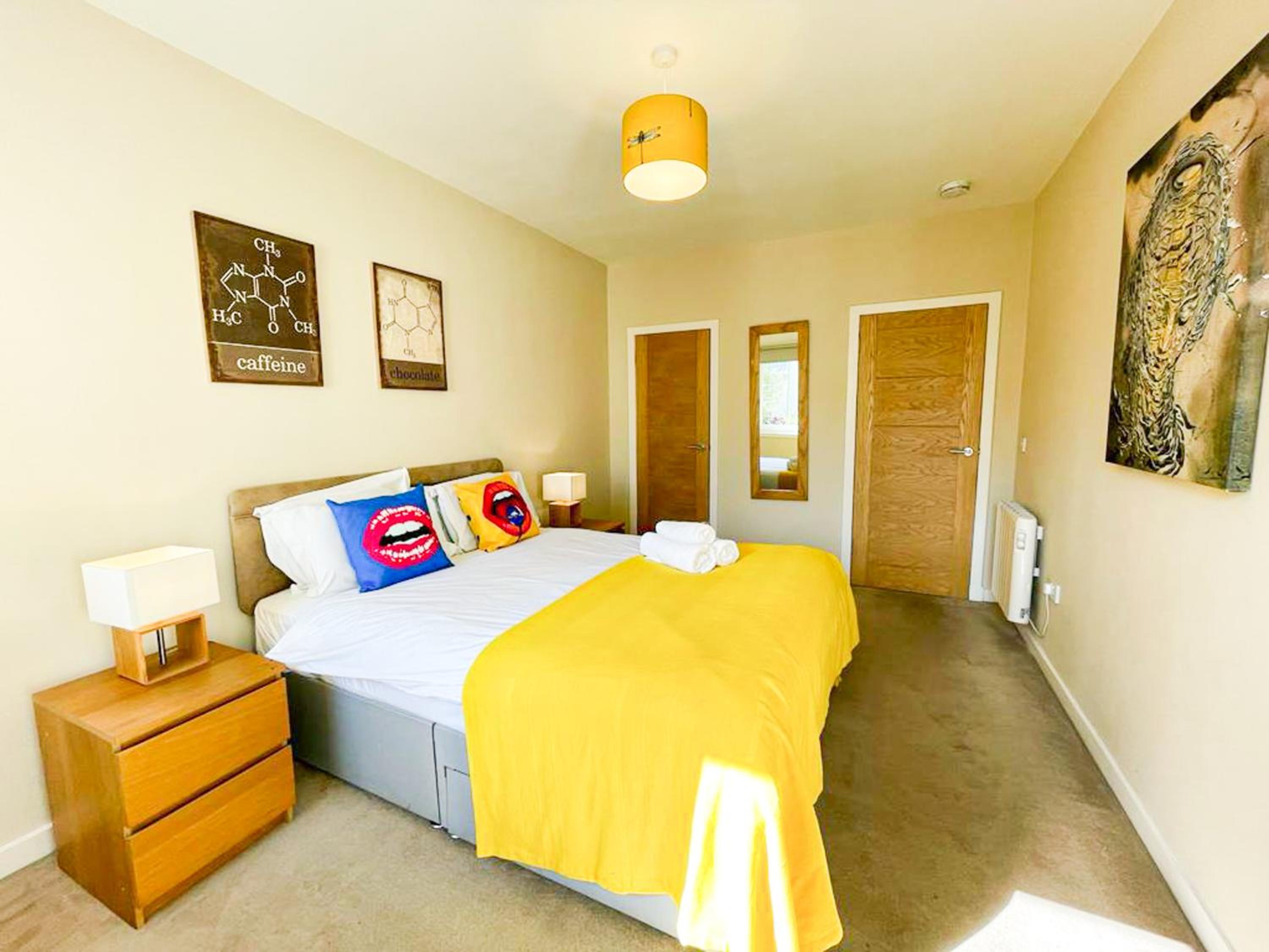 Charming Old Town 2 Bed Apt, 2mins from Royal Mile view 2