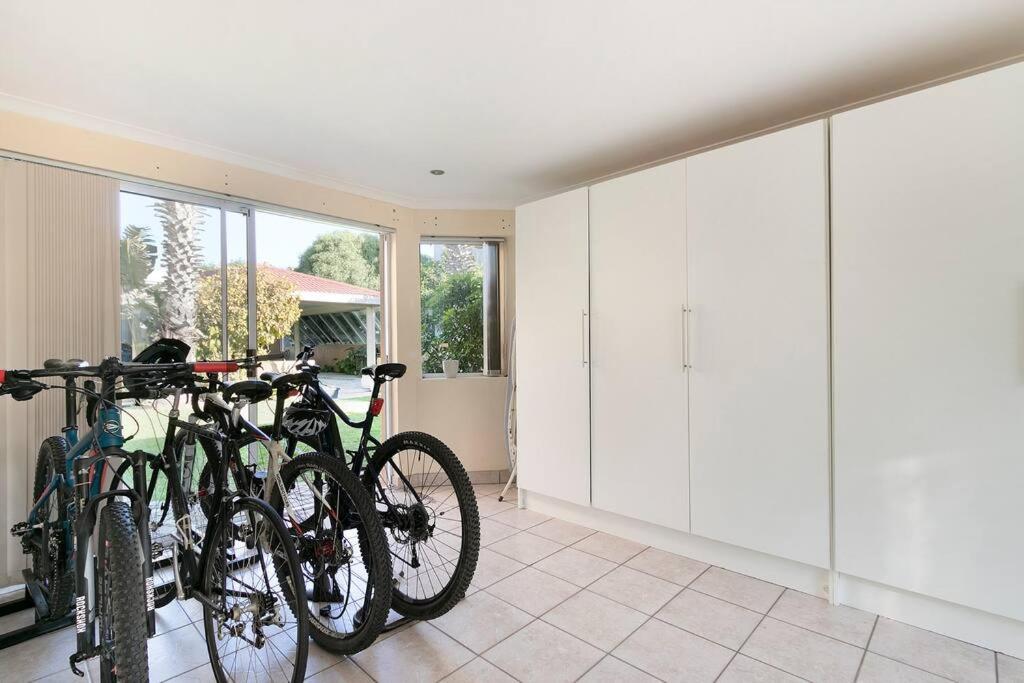 All Surfers Dream Villa - ocean is so close! view 2