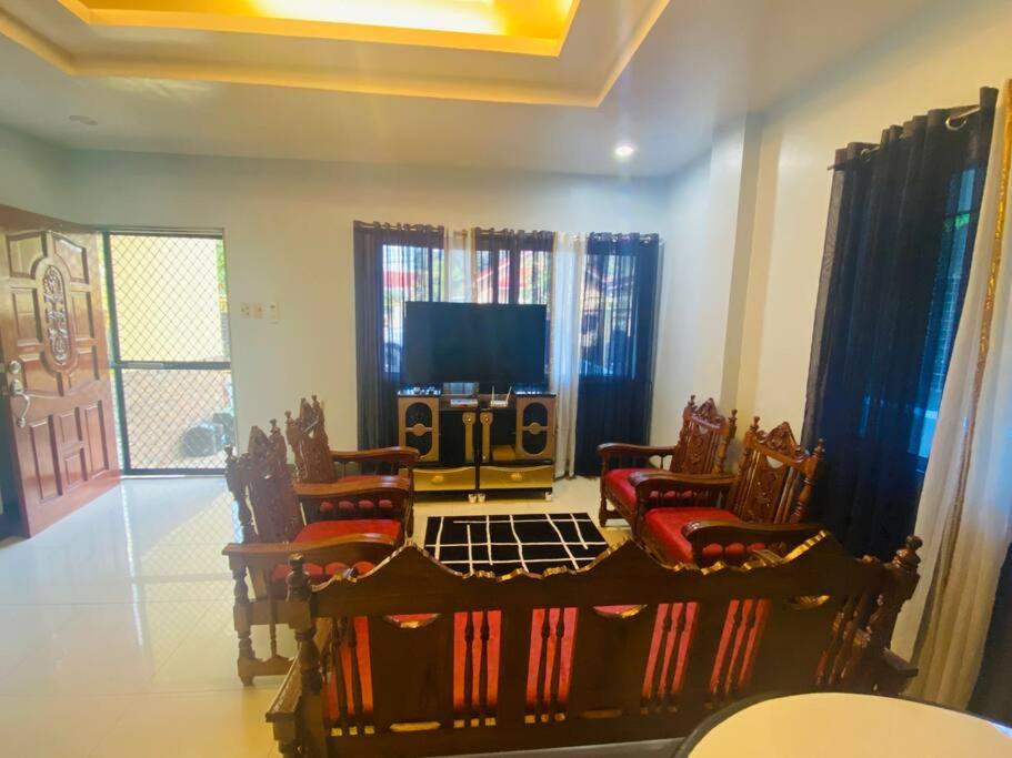 B1 - Spacious 3BR House with Netflix, Fiber Wifi, Parking, Balcony, photo 30
