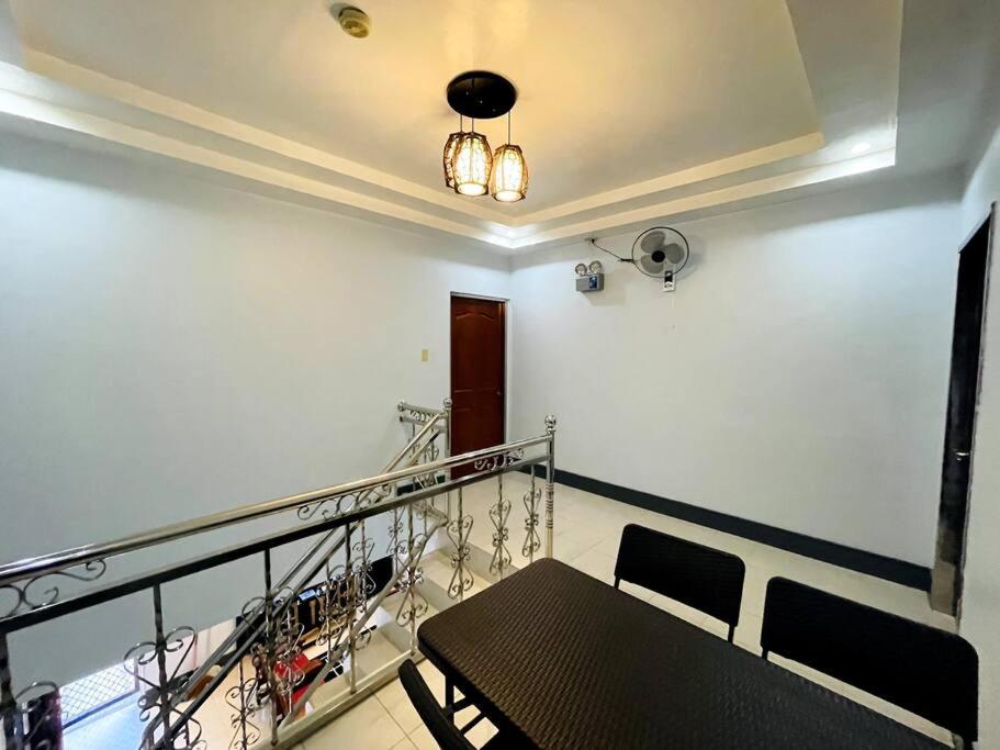 B1 - Spacious 3BR House with Netflix, Fiber Wifi, Parking, Balcony, photo 31