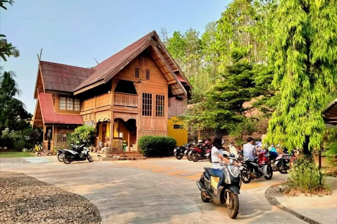 Crossroads house
