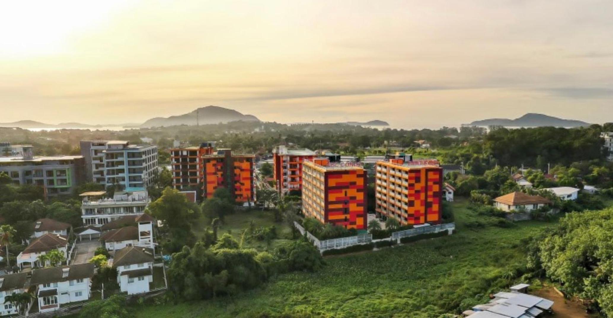 Naiharn Pearl Condo Hotel by VillaCarte view 3