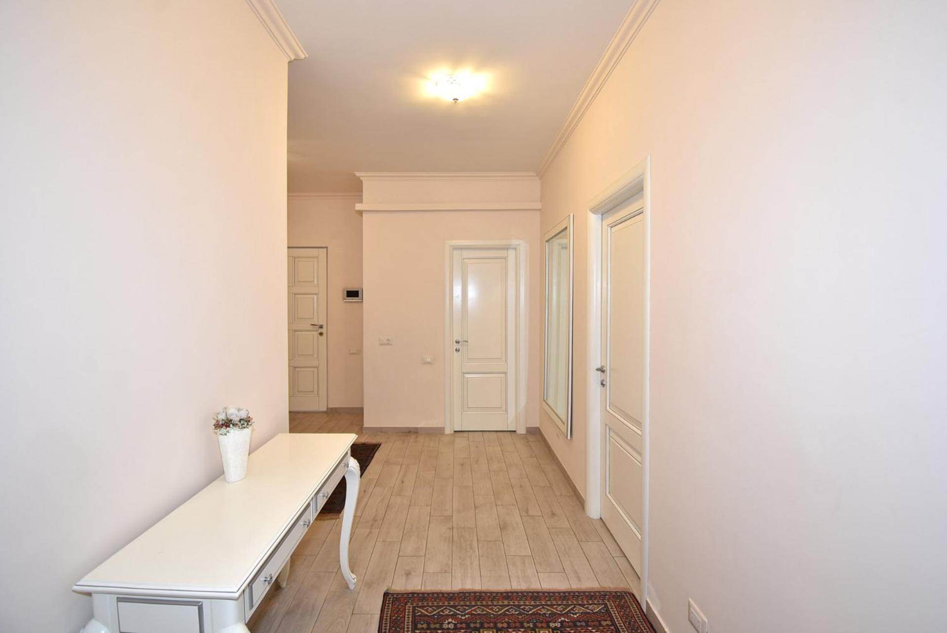 Aram street, 2 bedrooms LUXURY and UNIQUE apartment DI723
