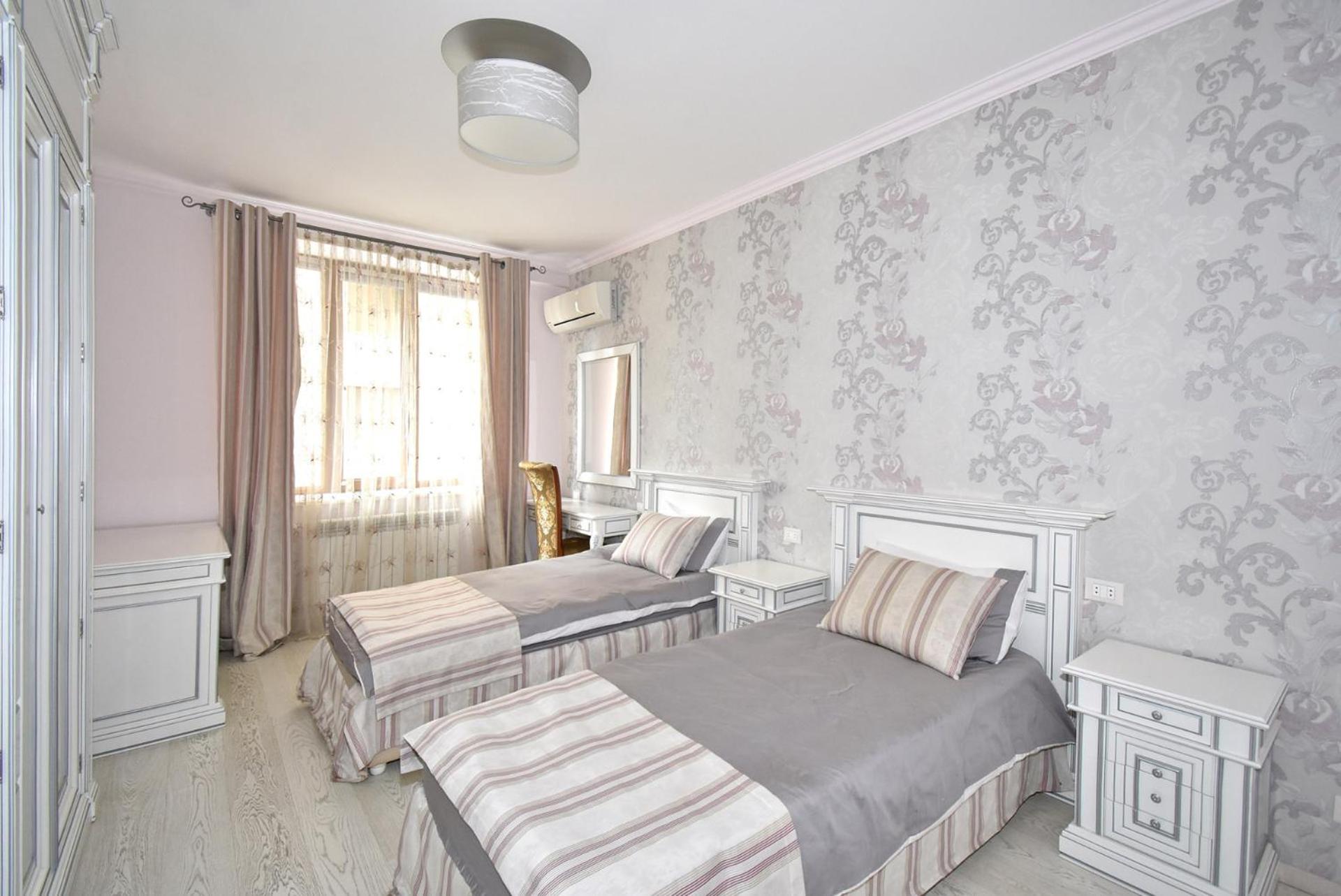 Aram street, 2 bedrooms LUXURY and UNIQUE apartment DI723