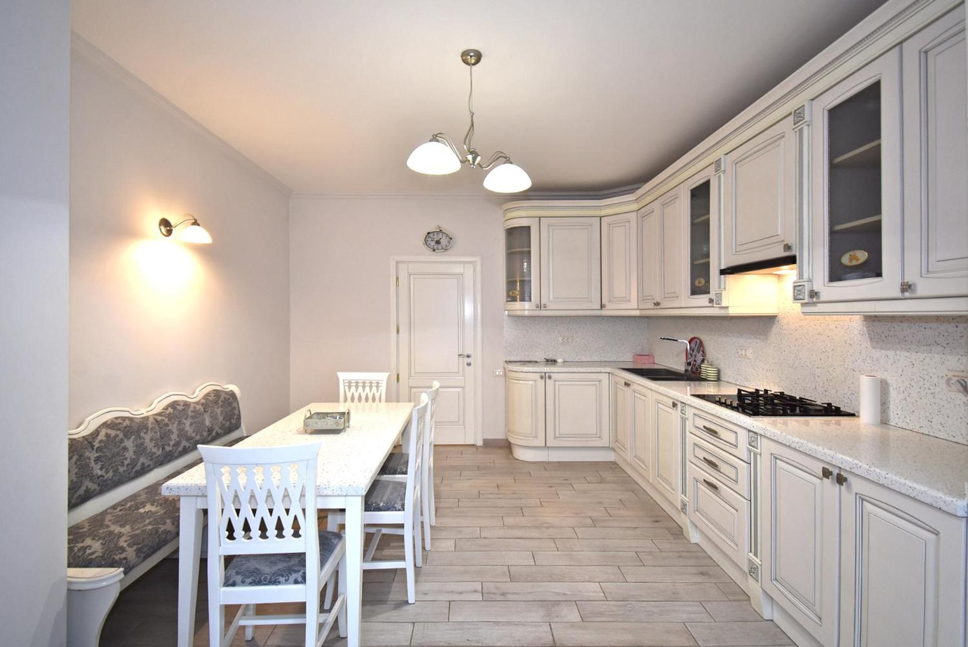 Aram street, 2 bedrooms LUXURY and UNIQUE apartment DI723