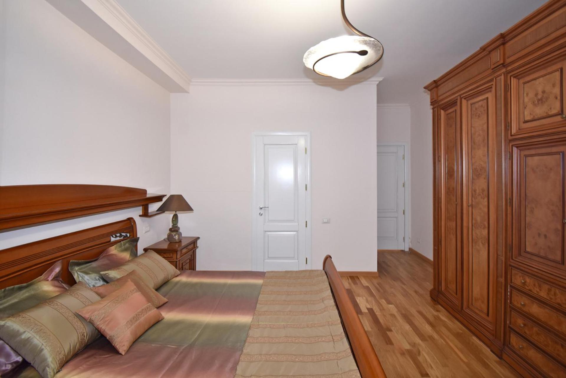 Aram street, 2 bedrooms LUXURY and UNIQUE apartment DI723