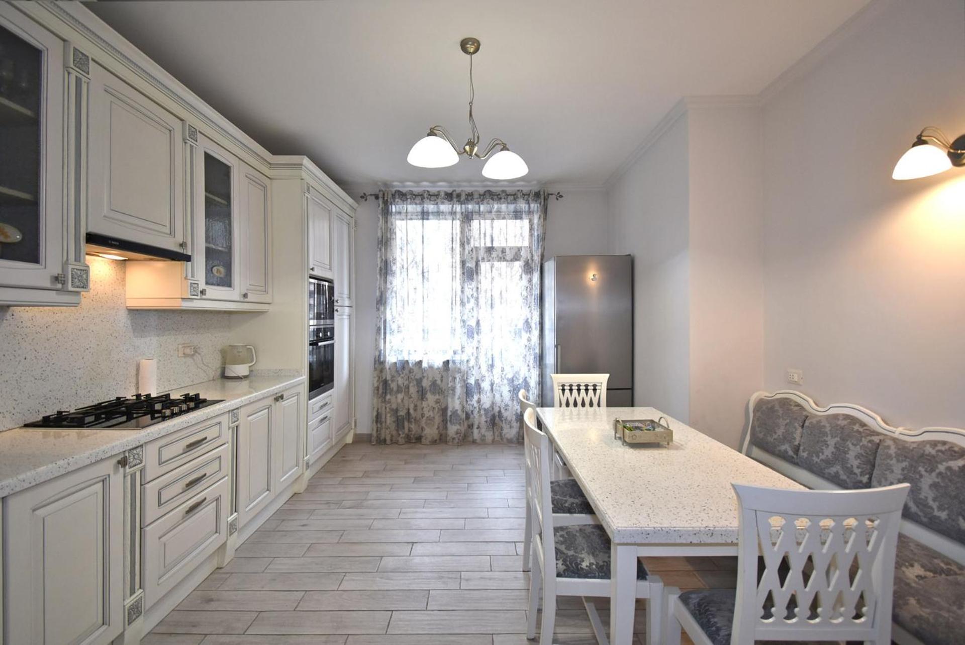 Aram street, 2 bedrooms LUXURY and UNIQUE apartment DI723