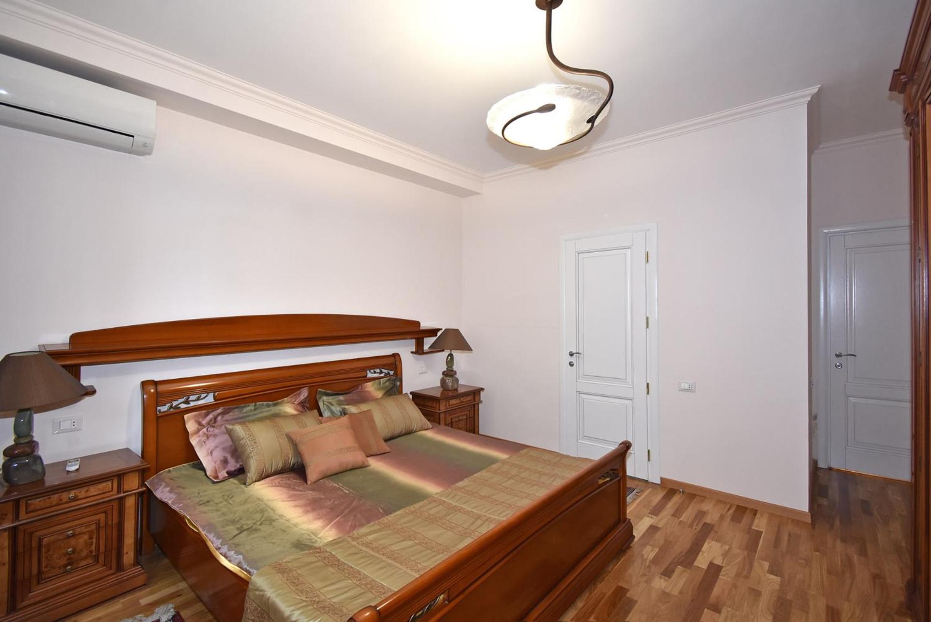 Aram street, 2 bedrooms LUXURY and UNIQUE apartment DI723