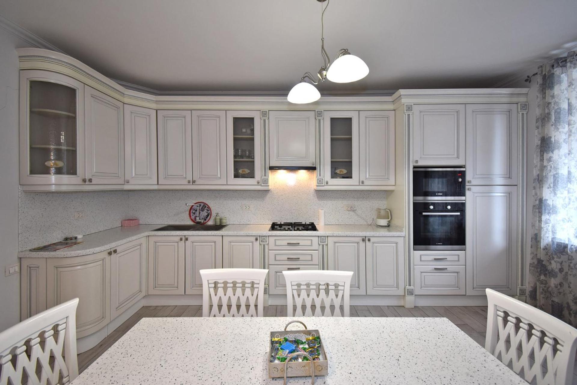 Aram street, 2 bedrooms LUXURY and UNIQUE apartment DI723