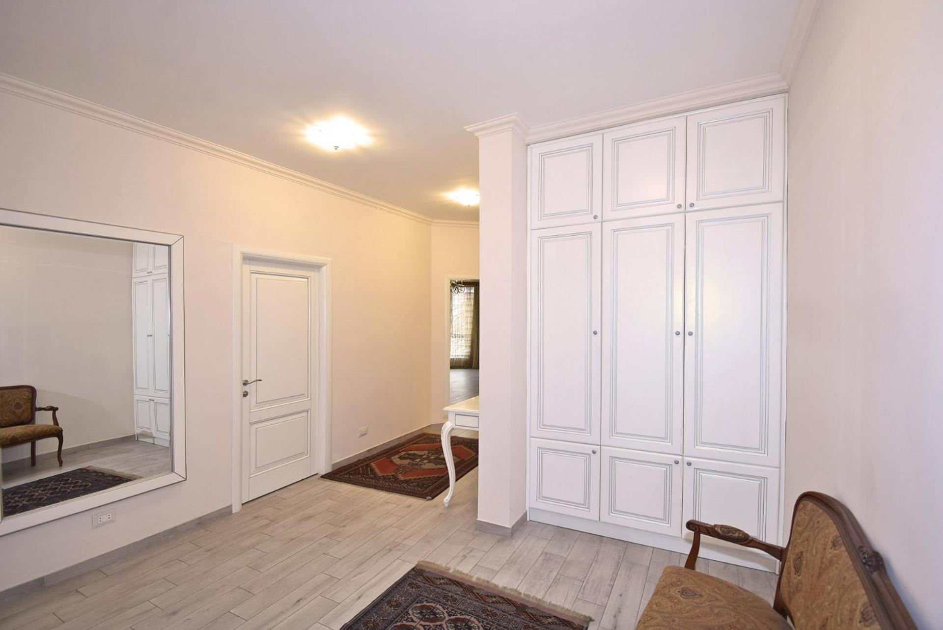 Aram street, 2 bedrooms LUXURY and UNIQUE apartment DI723