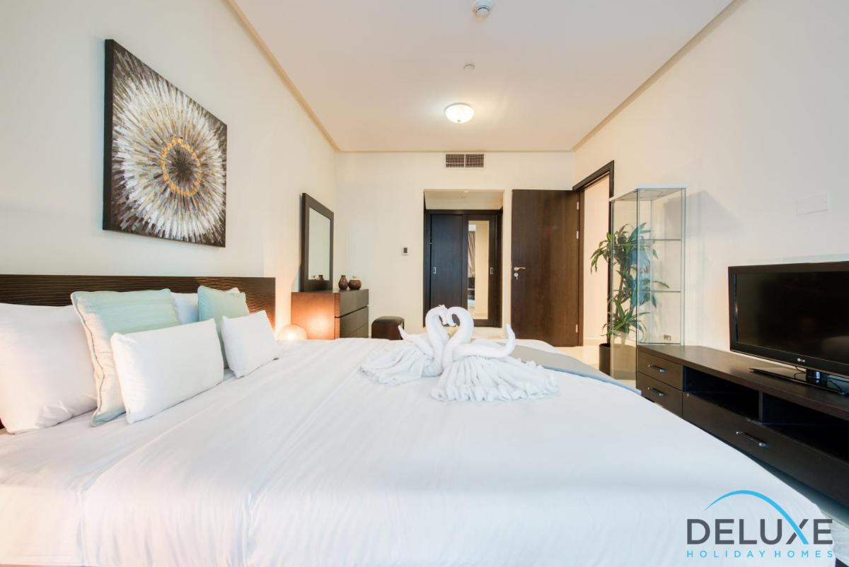 Elegant 2BR in Marina 23 at Dubai Marina by Deluxe Holiday Homes