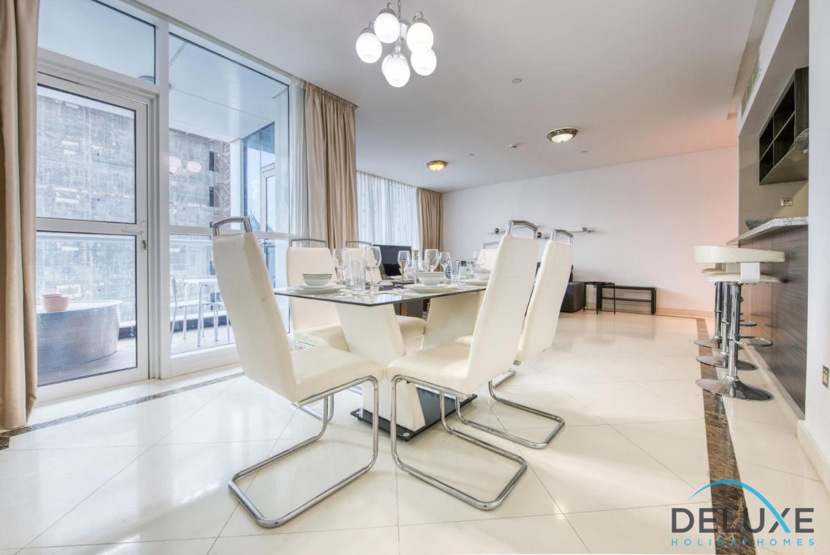 Elegant 2BR in Marina 23 at Dubai Marina by Deluxe Holiday Homes