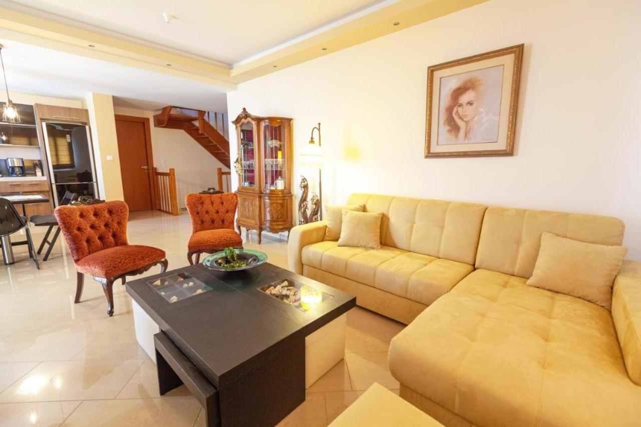 Alcedo Villa