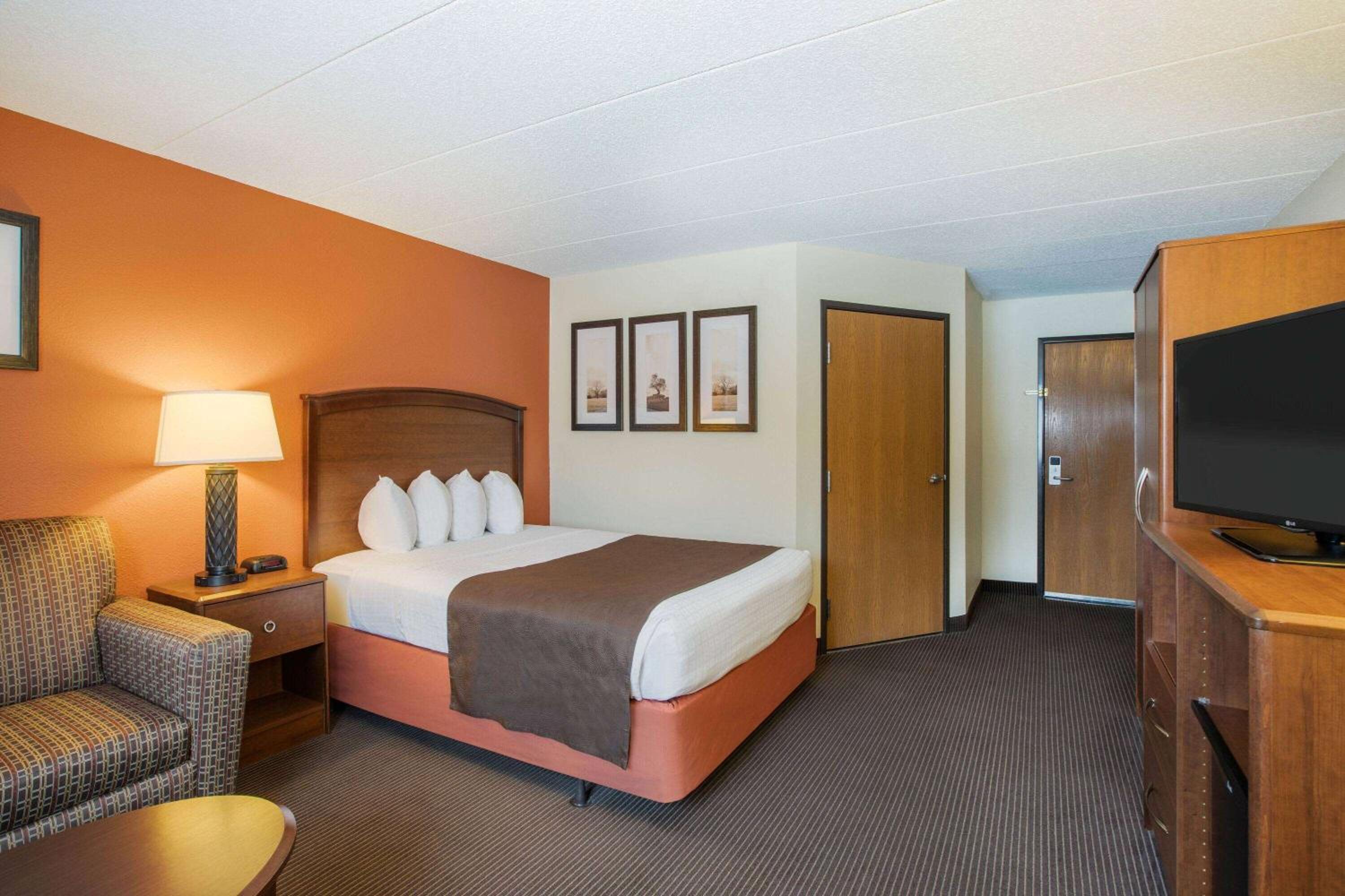 AmericInn by Wyndham Grand Forks