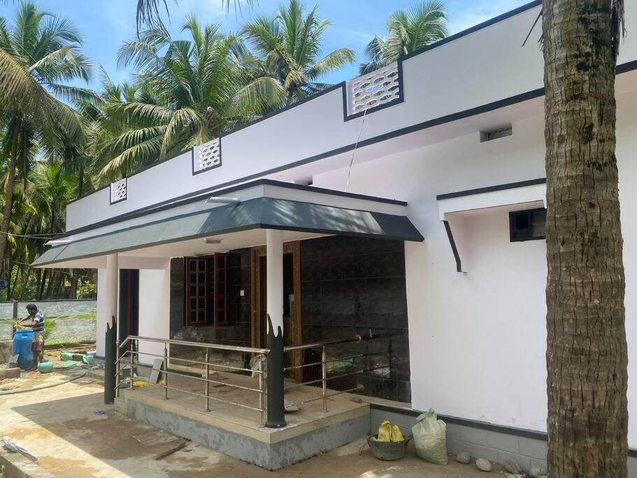 Rock n Ocean 2BH Beach villa island Facing view 3