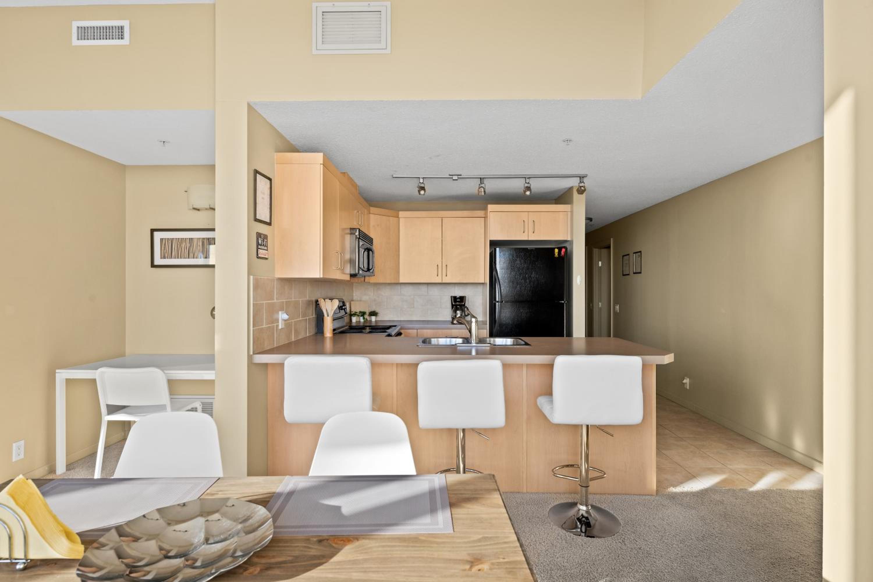 Gorgeous Downtown Calgary Condos by GLOBALSTAY Free Parking