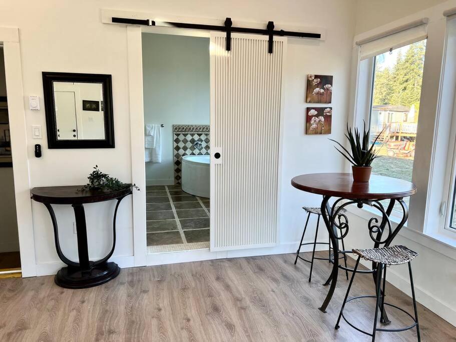 Country home, Sleeps 6 pets friendly