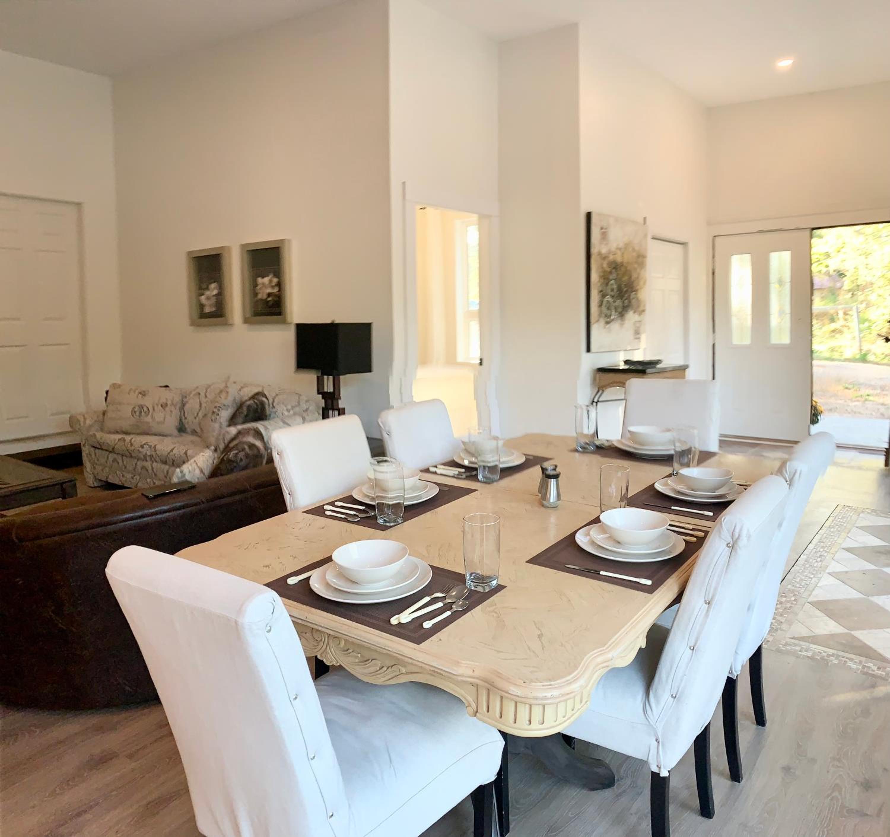Country home, Sleeps 6 pets friendly