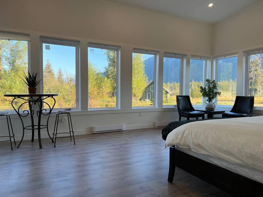 Country home, Sleeps 6 pets friendly