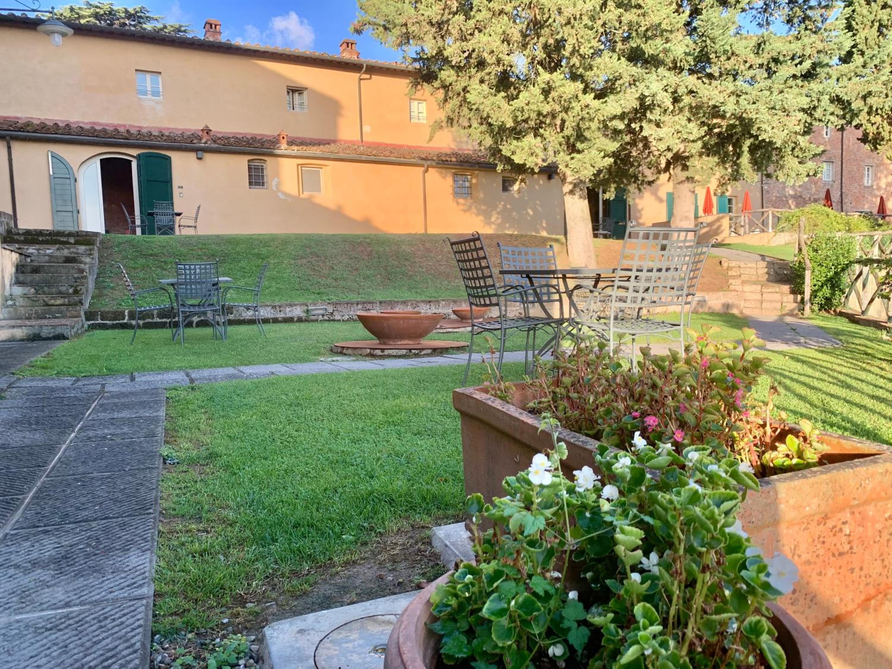Incantevole borgo con piscine