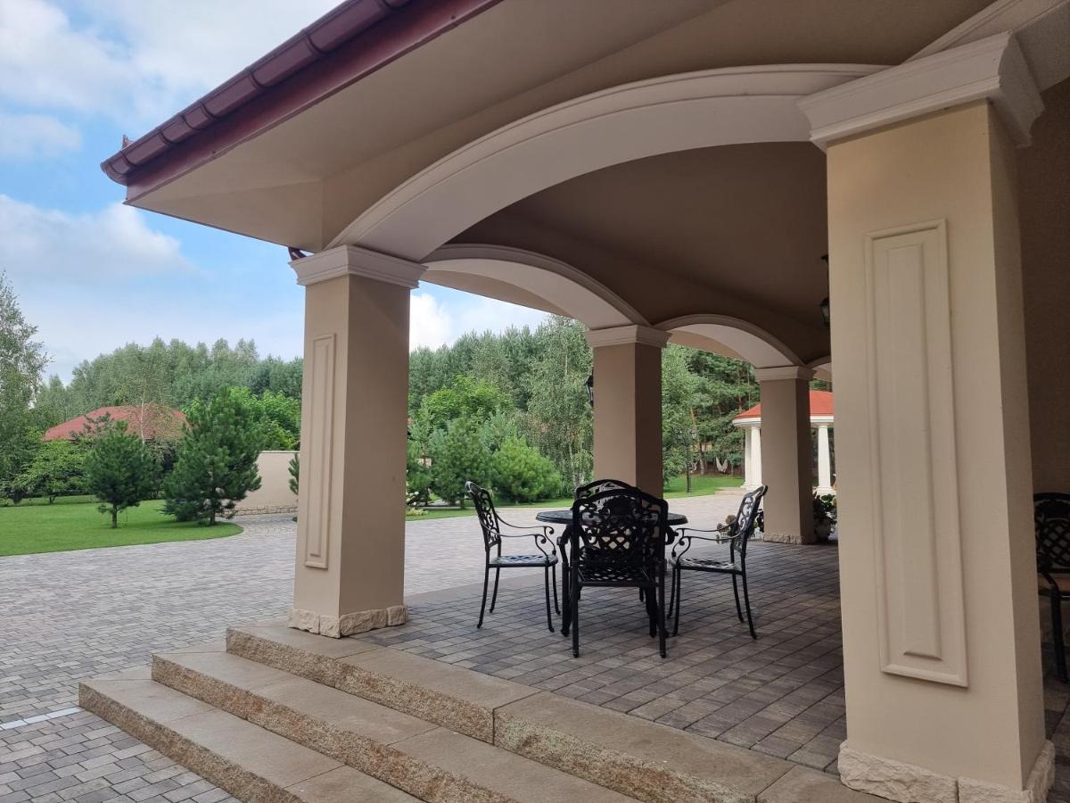 outdoor BBQ area