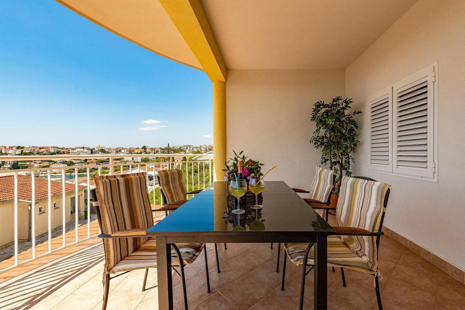 NeaLeona Apartments