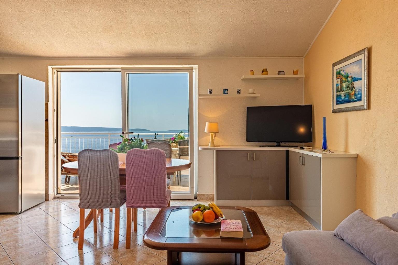 NeaLeona Apartments