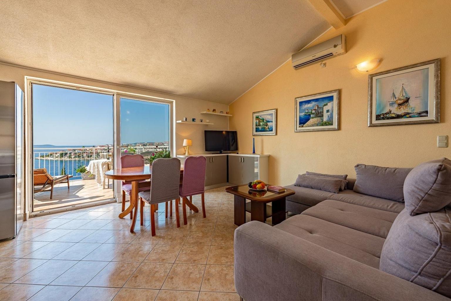 NeaLeona Apartments