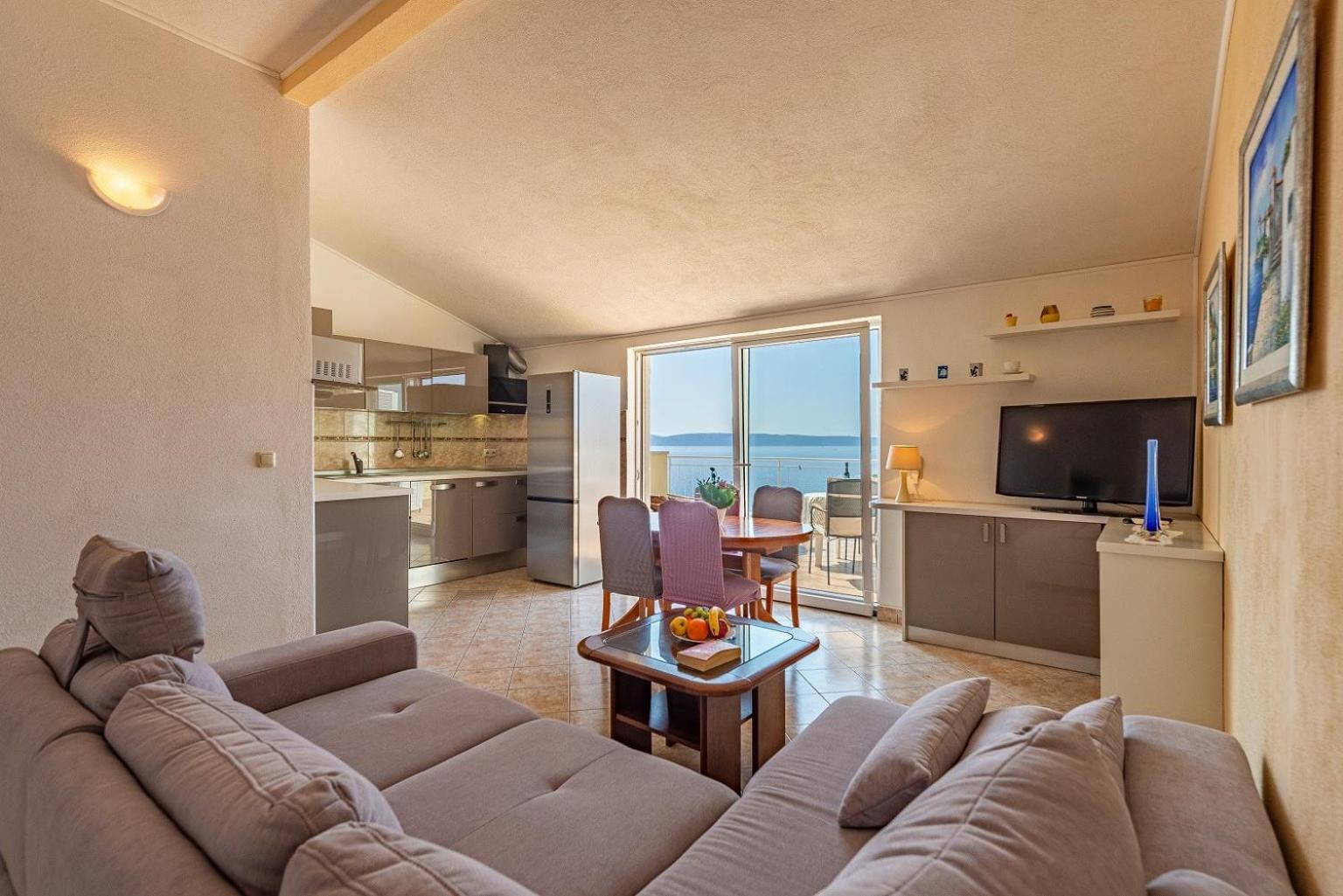 NeaLeona Apartments