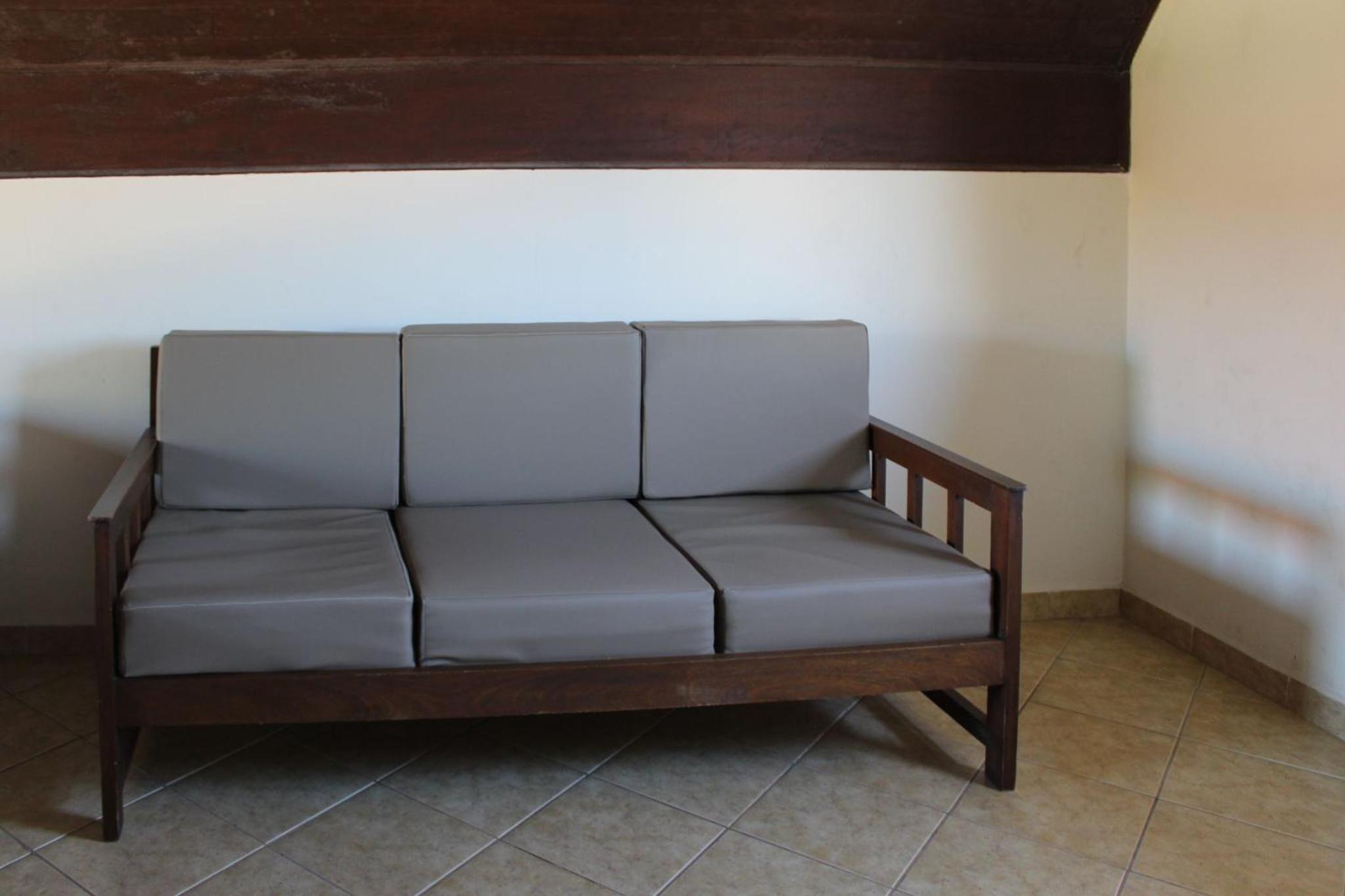 P003 - Casa de 3 dormitórios com churrasqueira, apenas 150m da praia