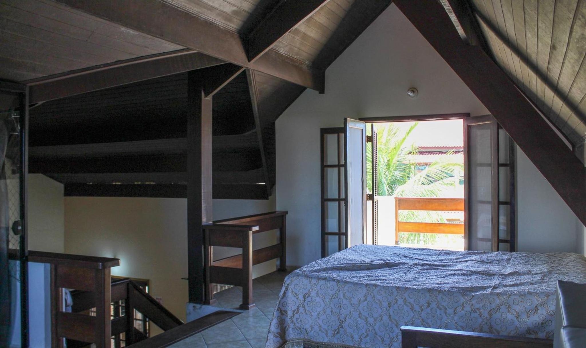 P003 - Casa de 3 dormitórios com churrasqueira, apenas 150m da praia