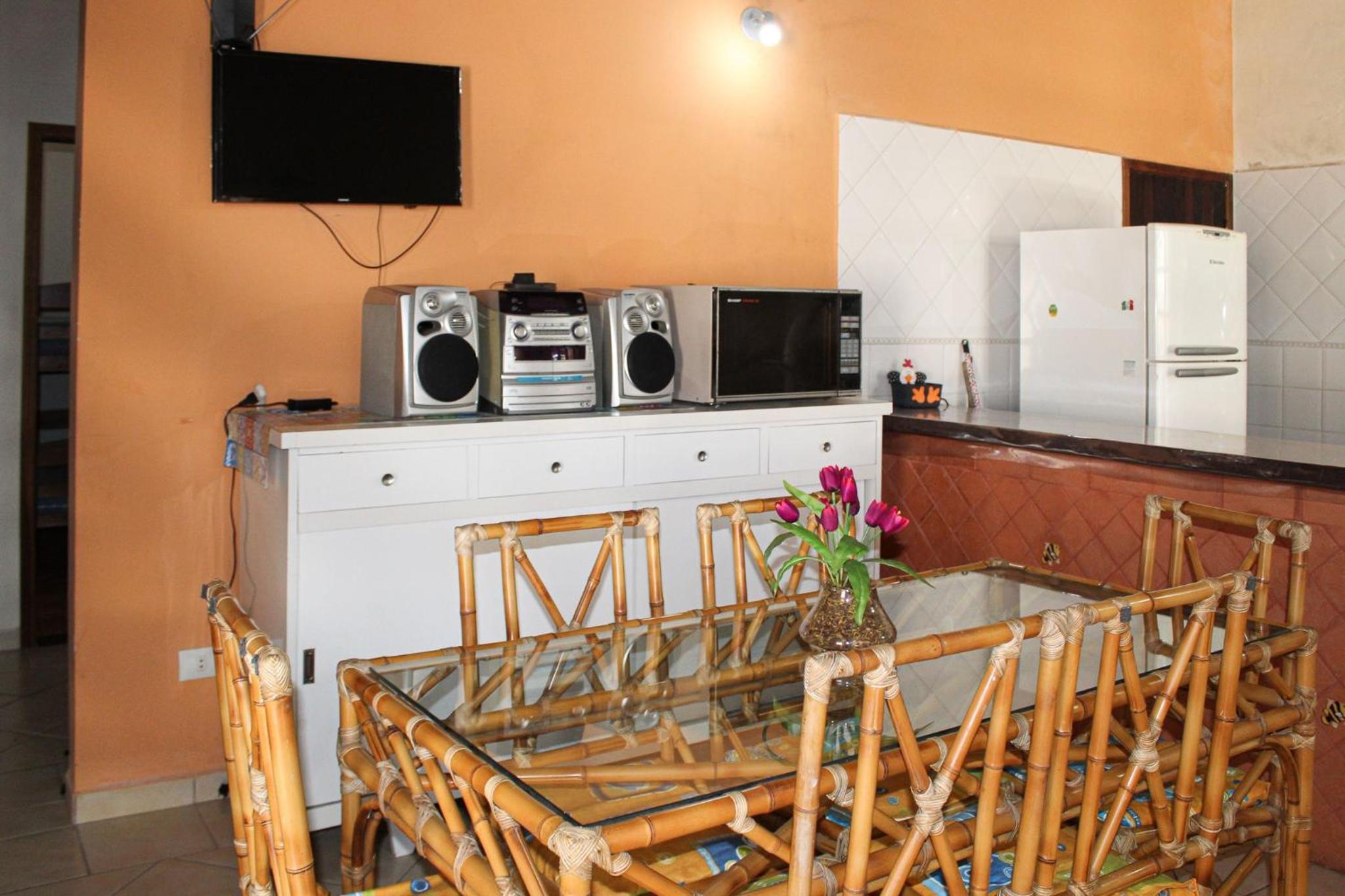 P003 - Casa de 3 dormitórios com churrasqueira, apenas 150m da praia