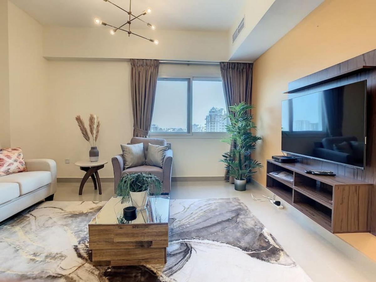 Key View - Red Residence