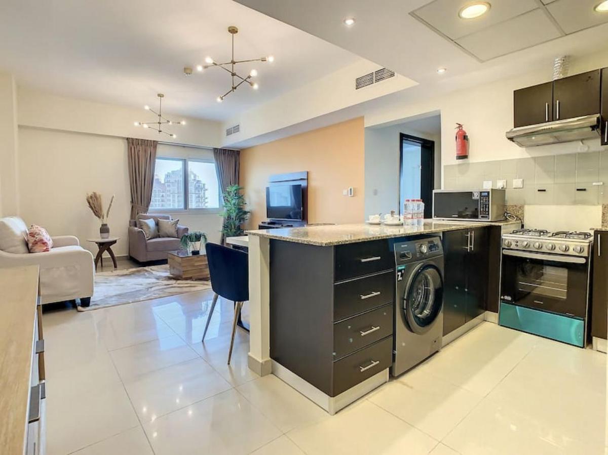 Key View - Red Residence