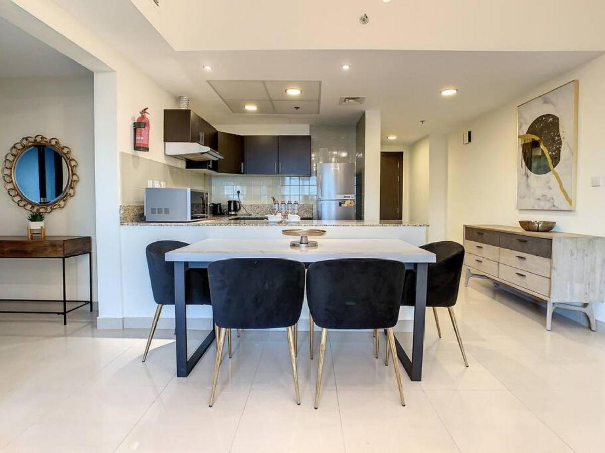 Key View - Red Residence