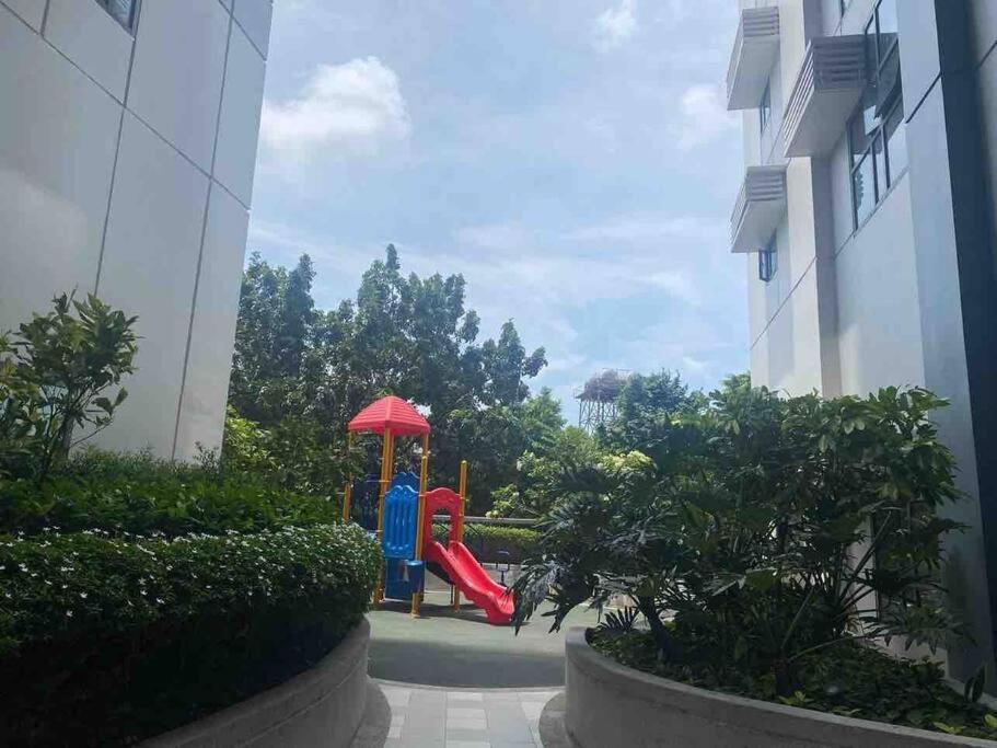 1BR Studio at viceroy McKinley taguig photo 2