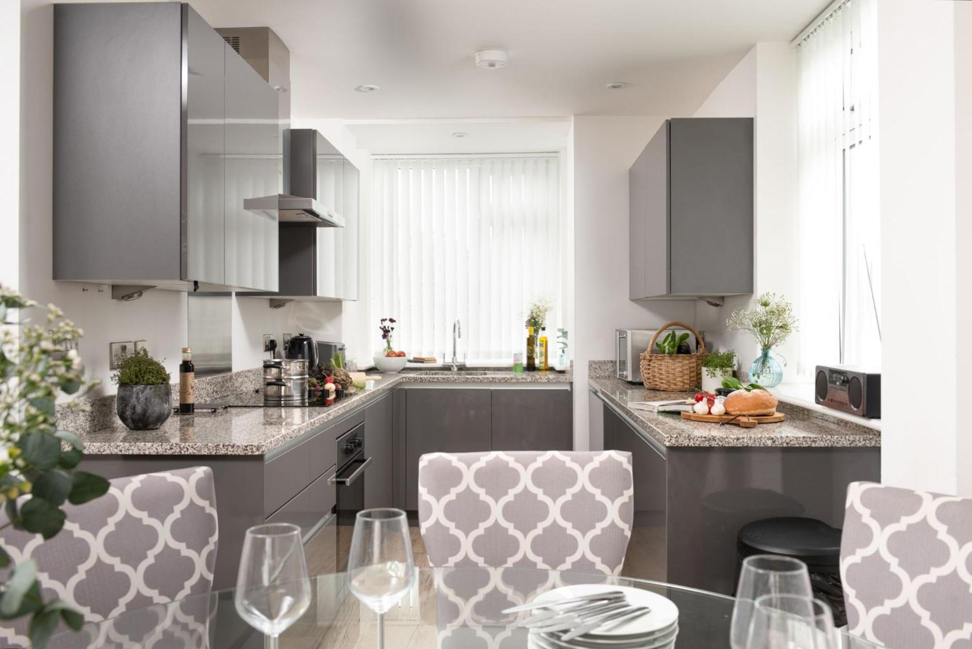 Kingsley House - Free Parking & WiFi - Close to Newquay's Beaches view 3