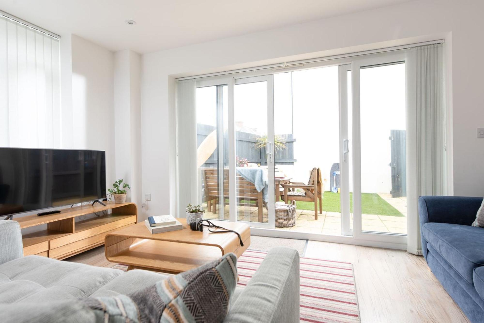 Kingsley House - Free Parking & WiFi - Close to Newquay's Beaches view 5