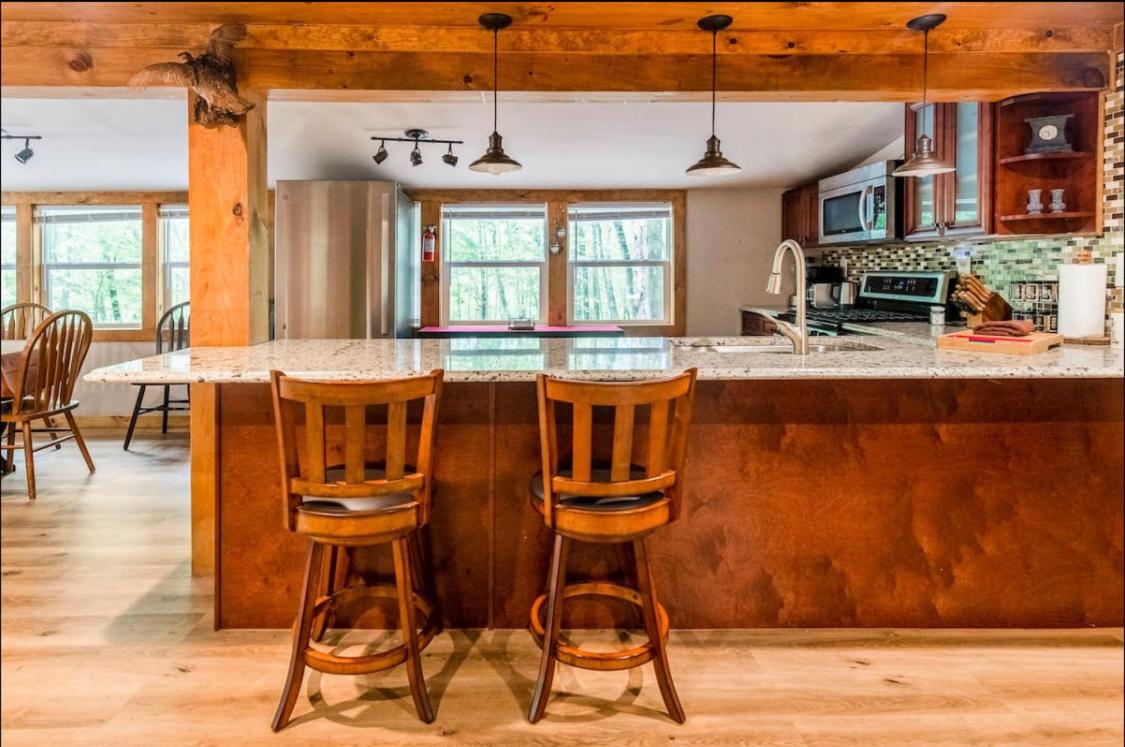 The Nook Lodge - cabin with hot tub at Shawnee and Camelback Mtn view 3