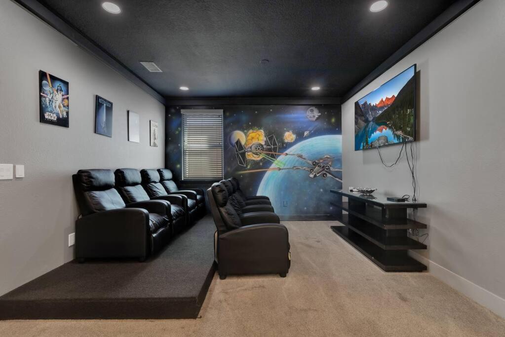 451-Luxury Villa wMovie Theater and Arcade