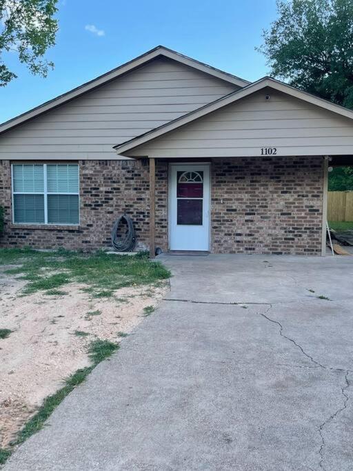 Hotel Comfy 3 Bed 2 Bath EZ Access To Santa's Wonderland - Image 1