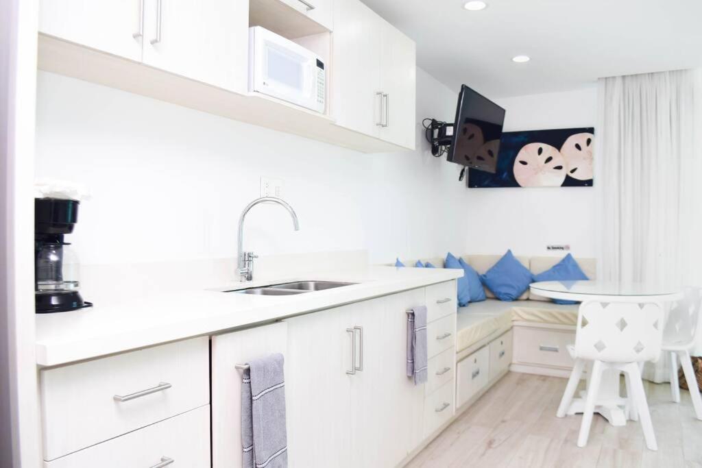 Lovely Studio at the beach, stunning ocean view #1209