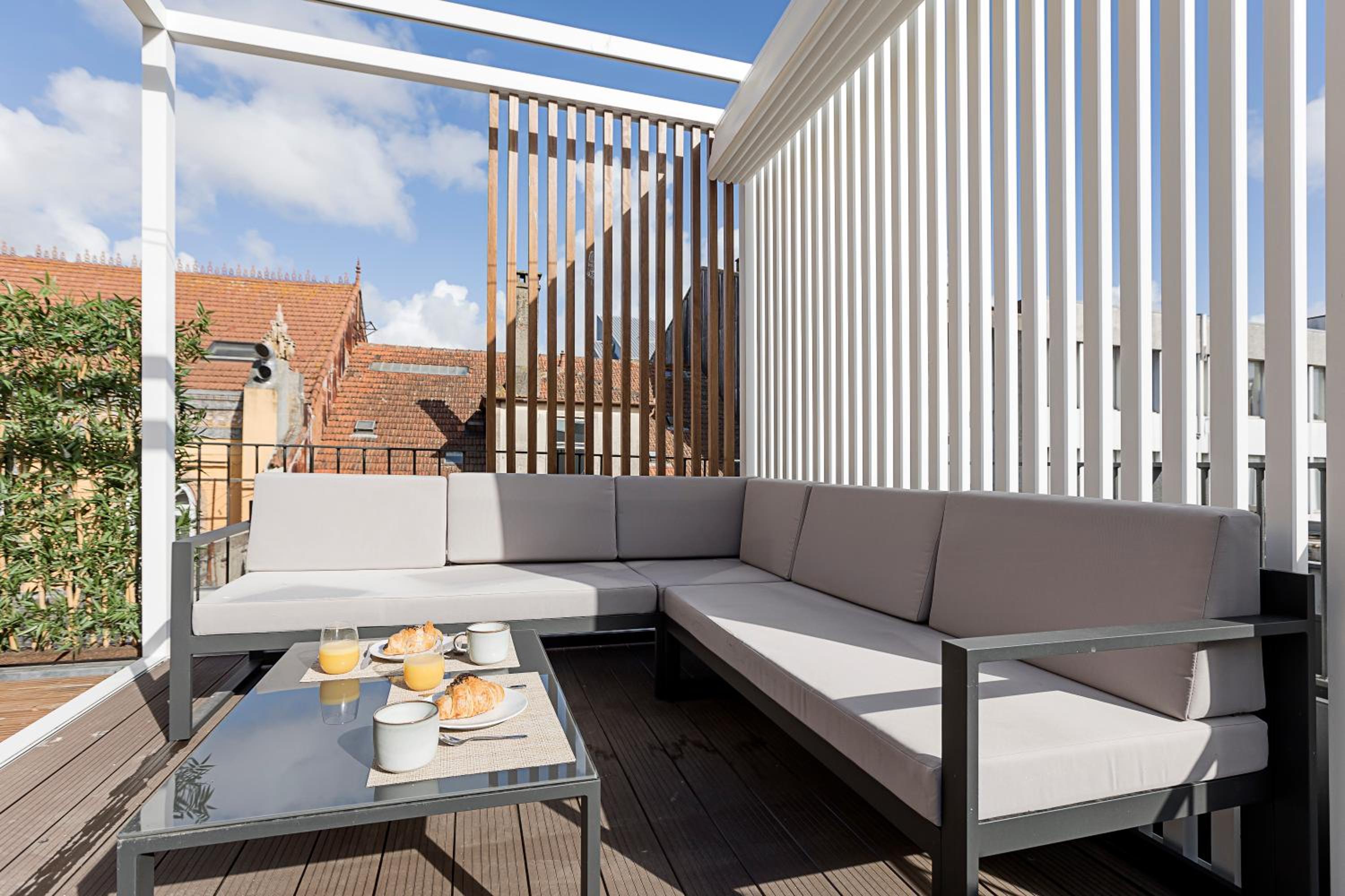 Downtown Duplex w/ Amazing Terrace by LovelyStay view 5