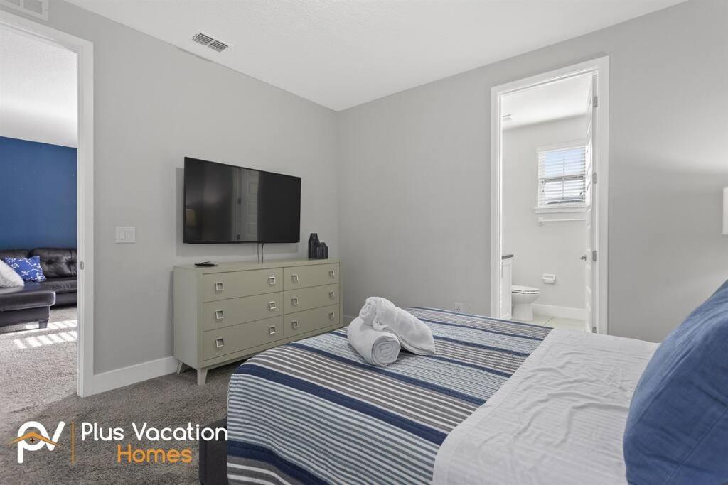 360 Villa - 7BD - Pool Theme Beds by Disney